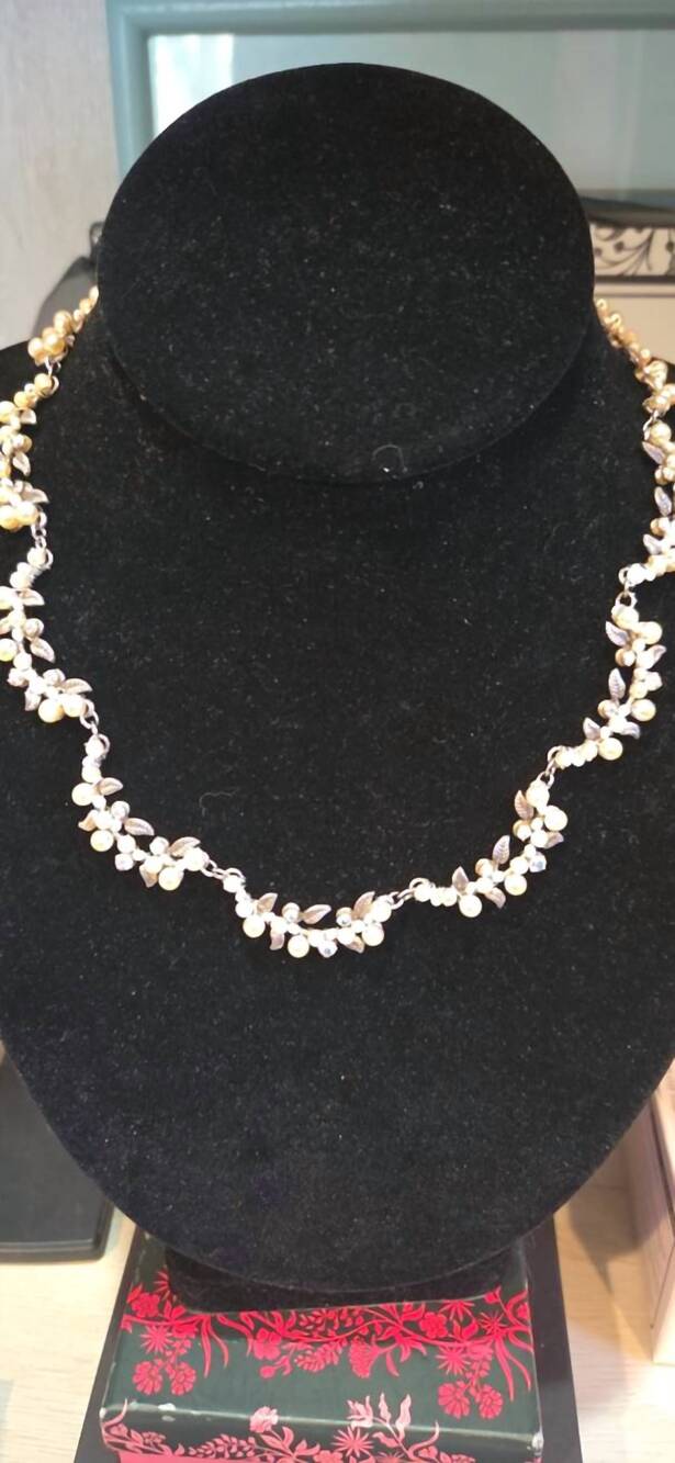 NEW FIREFLY JEWELRY flora pearl necklace in czech glass austrian glass and pearl